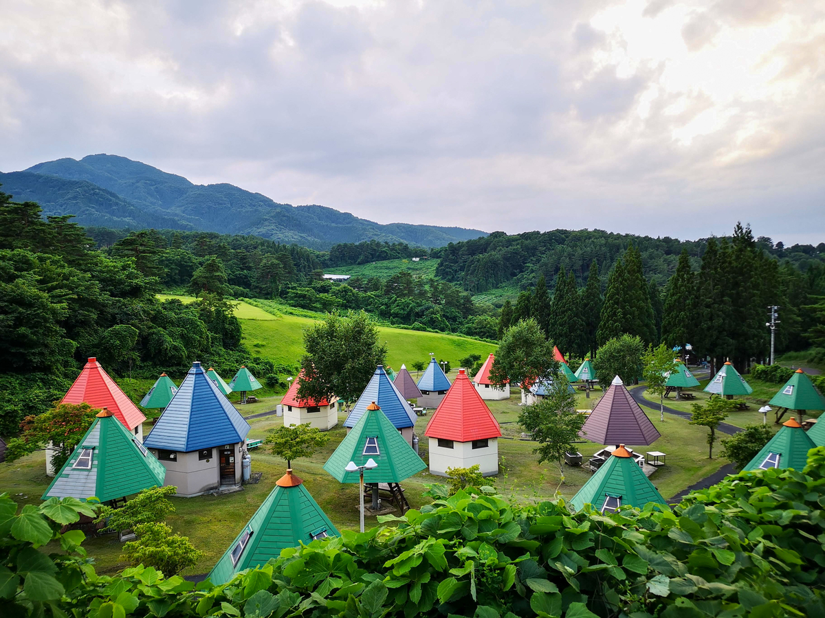 小人の村 青森県南部町名川チェリリン村オートキャンプ場